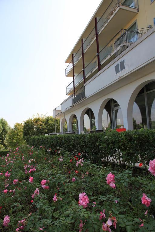 Hotel Rivus Peschiera del Garda Exterior foto